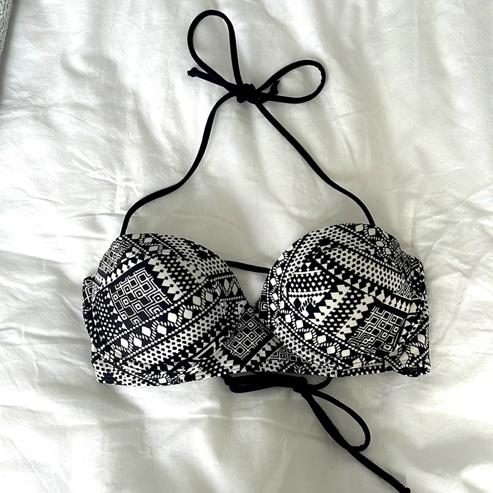 Hollister Push Up Bikini Top - Black and White Print